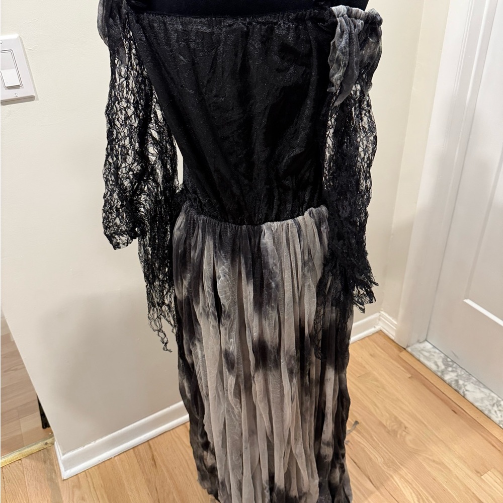 Cementery Bride Strapless Black and Gray Dress - Picture 8 of 8